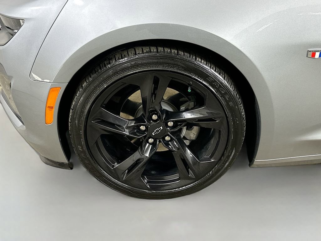 Used 2024 Chevrolet Camaro LT w/ RS Package image 8