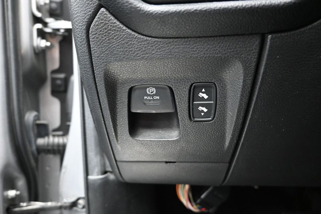 Used 2020 RAM 1500 Laramie RWD image 13