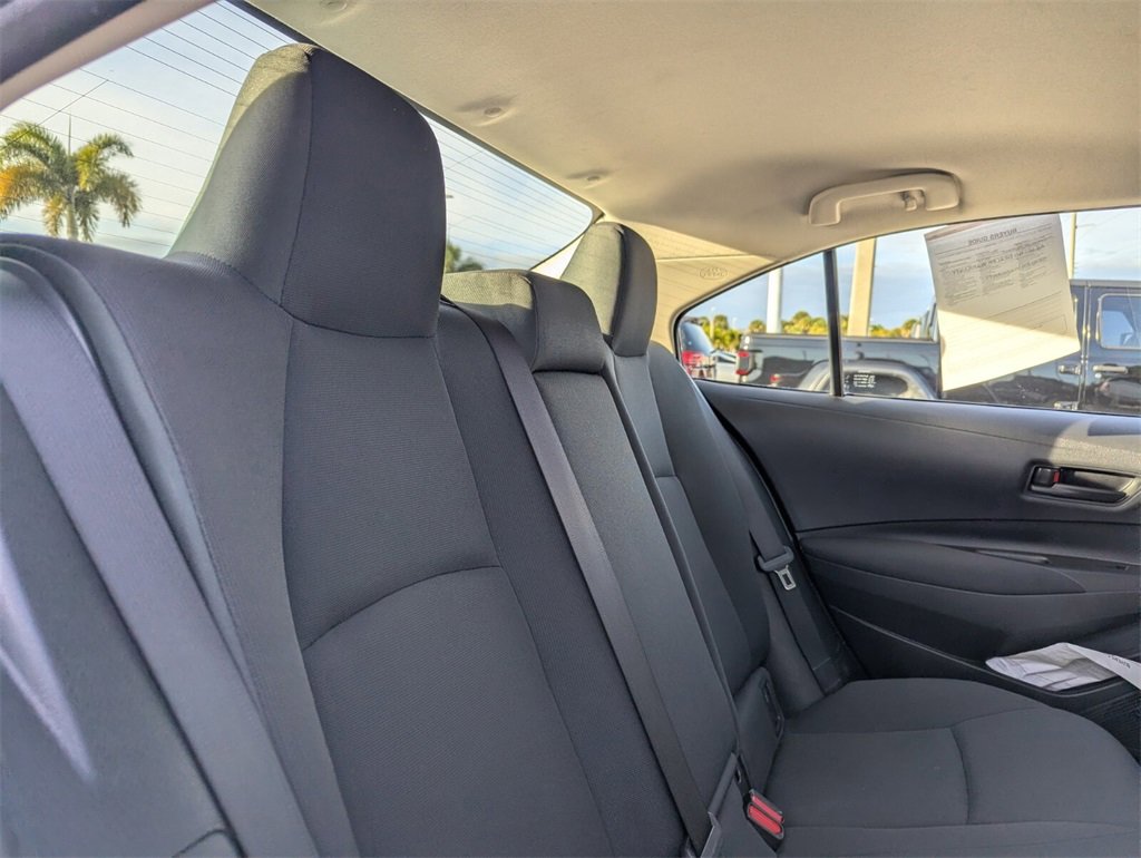 Used 2022 Toyota Corolla LE image 14