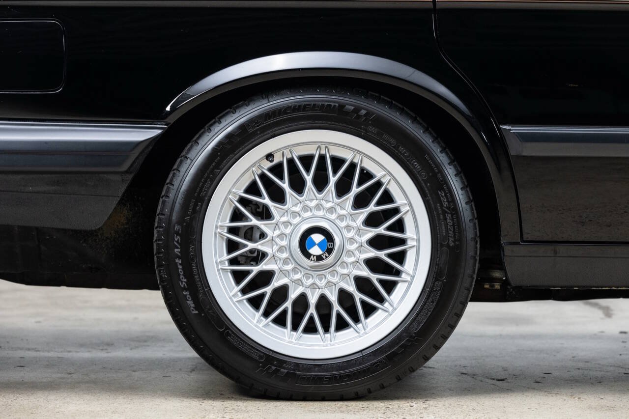 Used 1988 BMW M5 RWD image 33