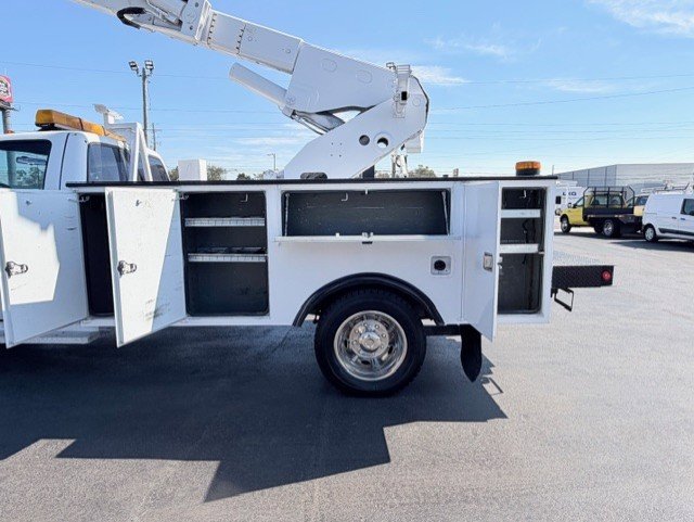 Used 2001 Ford F550 2WD Regular Cab Super Duty image 11