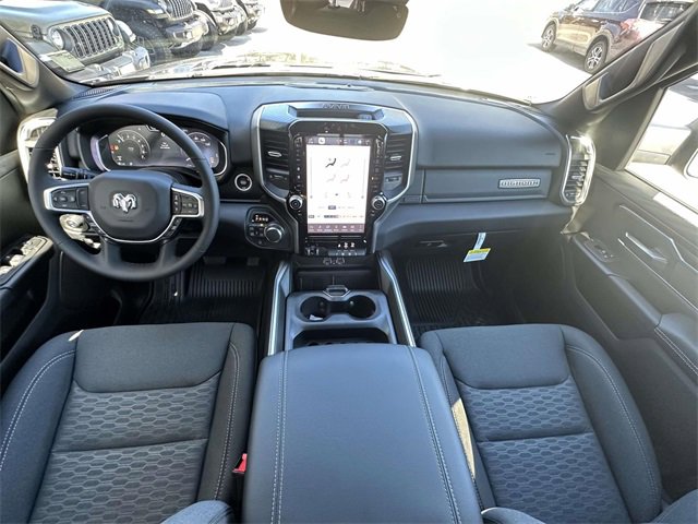 New 2026 RAM 1500 4x4 Crew Cab image 3