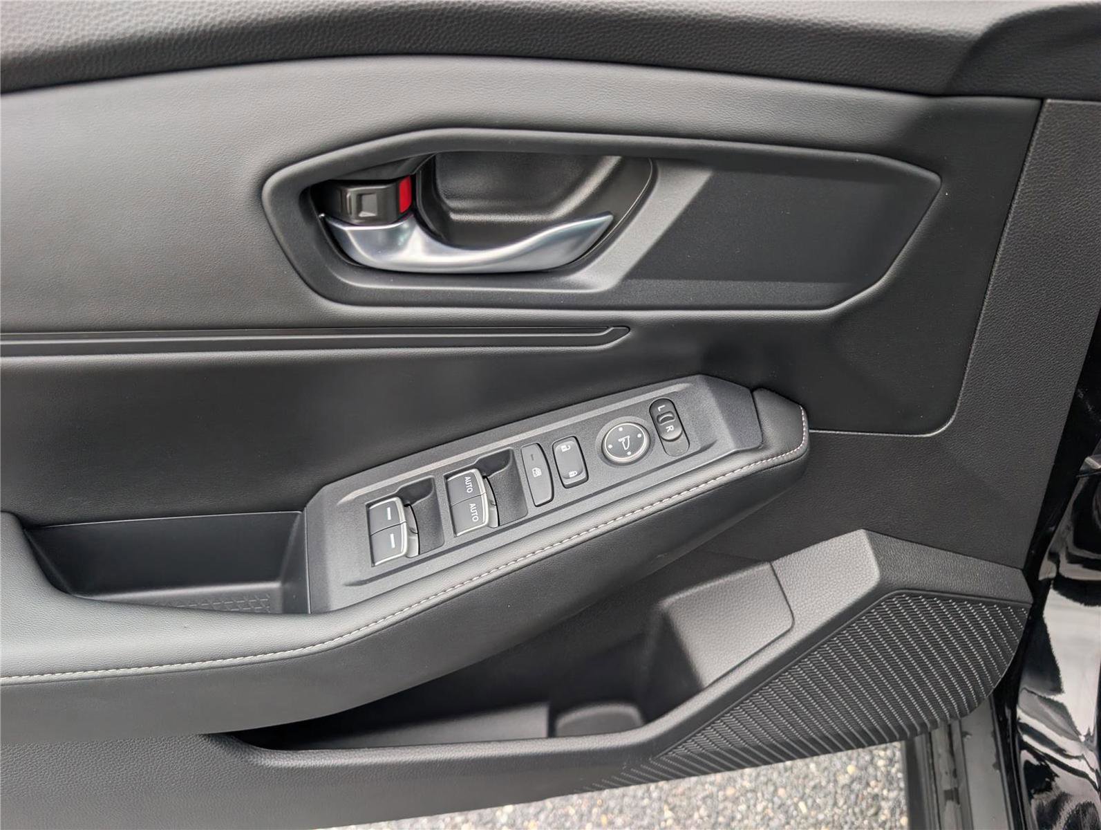 Used 2025 Honda Accord Sport image 19
