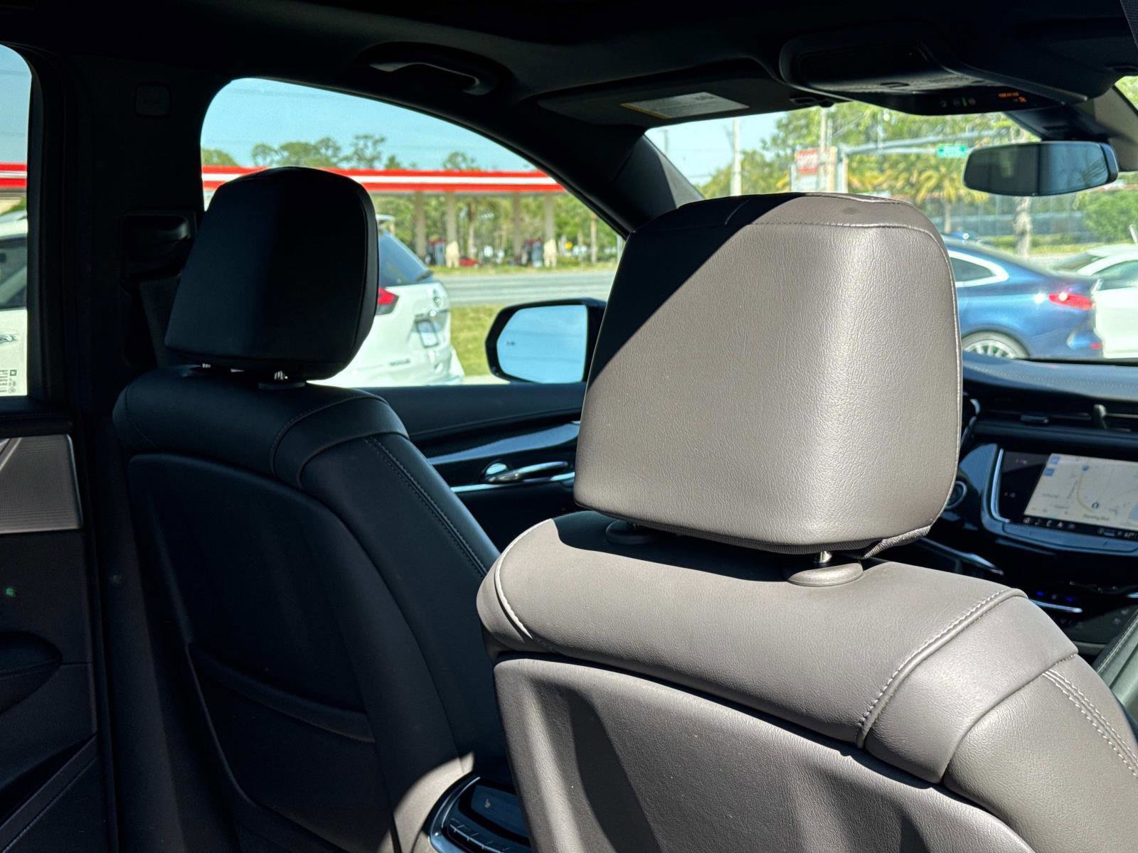 Used 2025 Cadillac XT6 Sport image 26