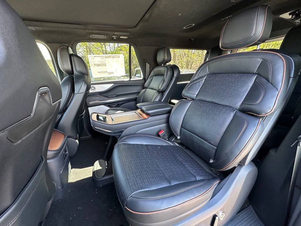 New 2026 Lincoln Navigator L Black Label AWD/4WD image 20
