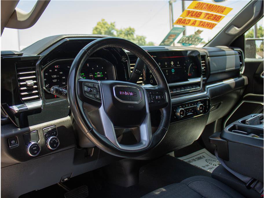 Used 2024 GMC Sierra 1500 SLE RWD image 2
