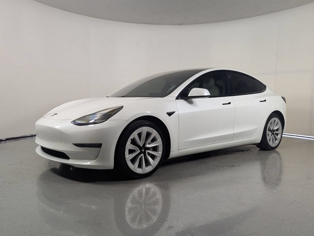 Used 2021 Tesla Model 3 Standard Range Plus RWD image 3
