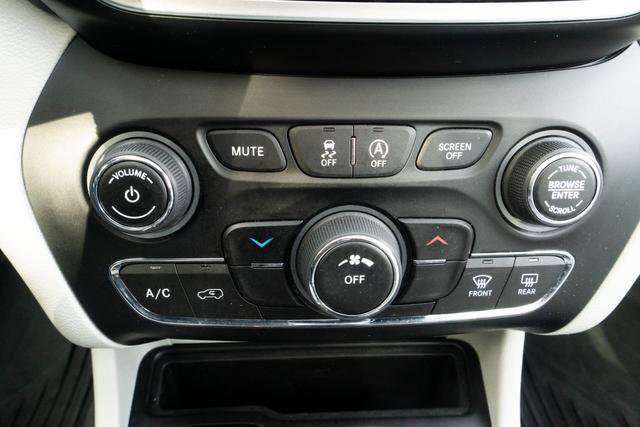 Used 2020 Jeep Cherokee Latitude Plus image 20