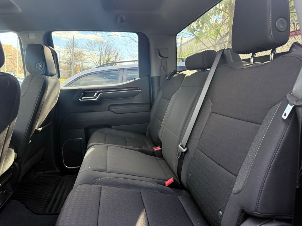 Used 2024 Chevrolet Silverado 1500 LT image 18