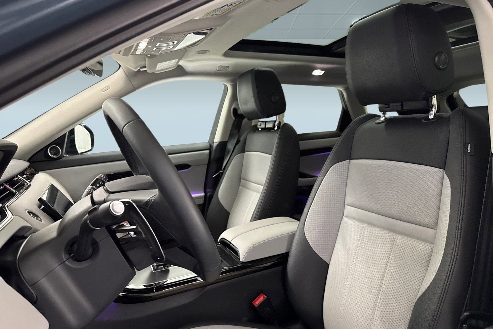 Used 2024 Land Rover Range Rover Evoque Dynamic SE image 23