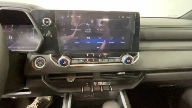 Used 2025 Chevrolet Colorado Trail Boss AWD/4WD image 32