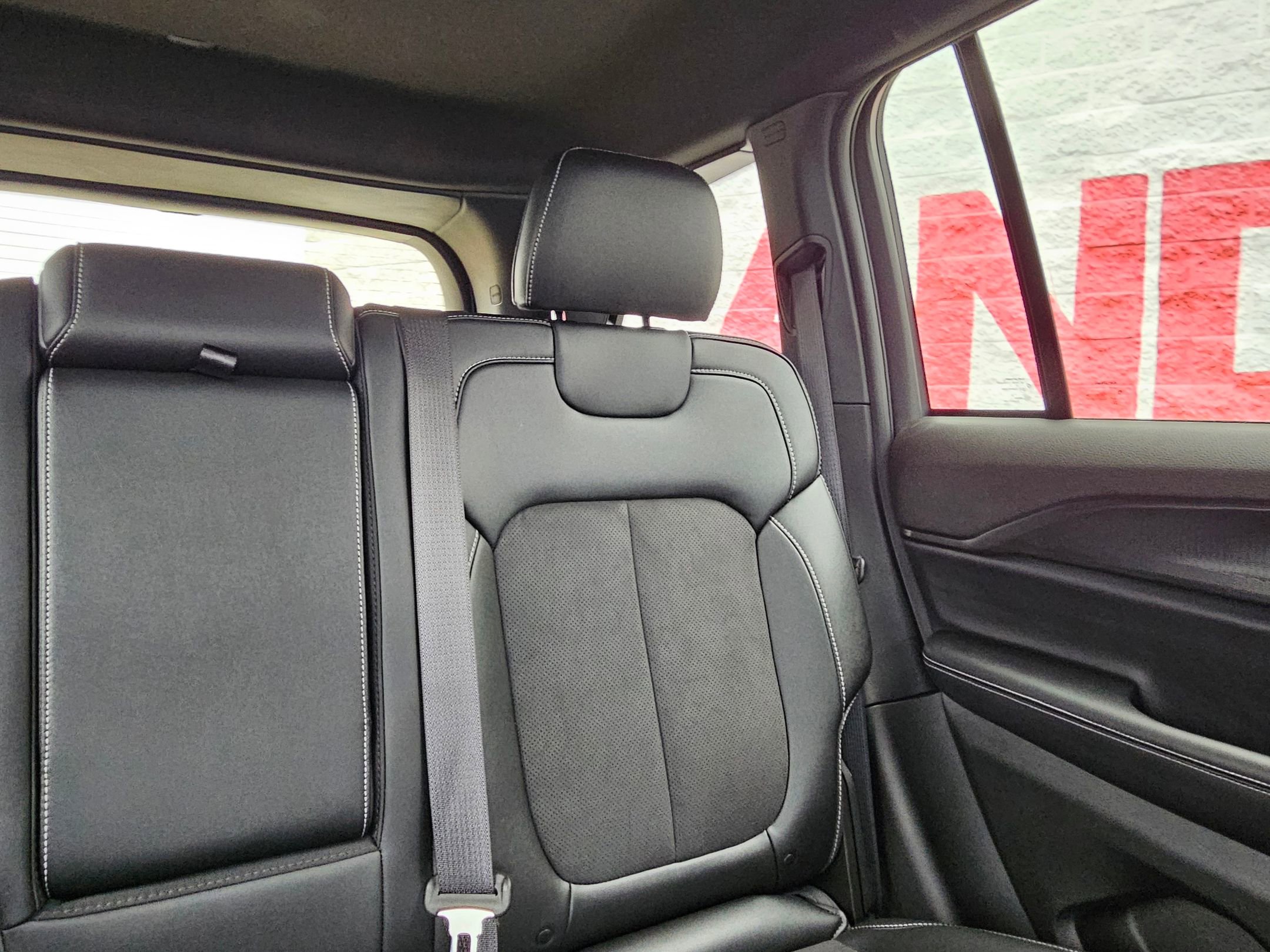 Used 2024 Jeep Grand Cherokee Altitude AWD/4WD image 27