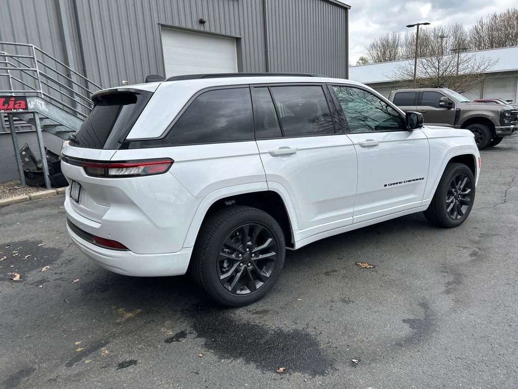 New 2026 Jeep Grand Cherokee Limited AWD/4WD image 3