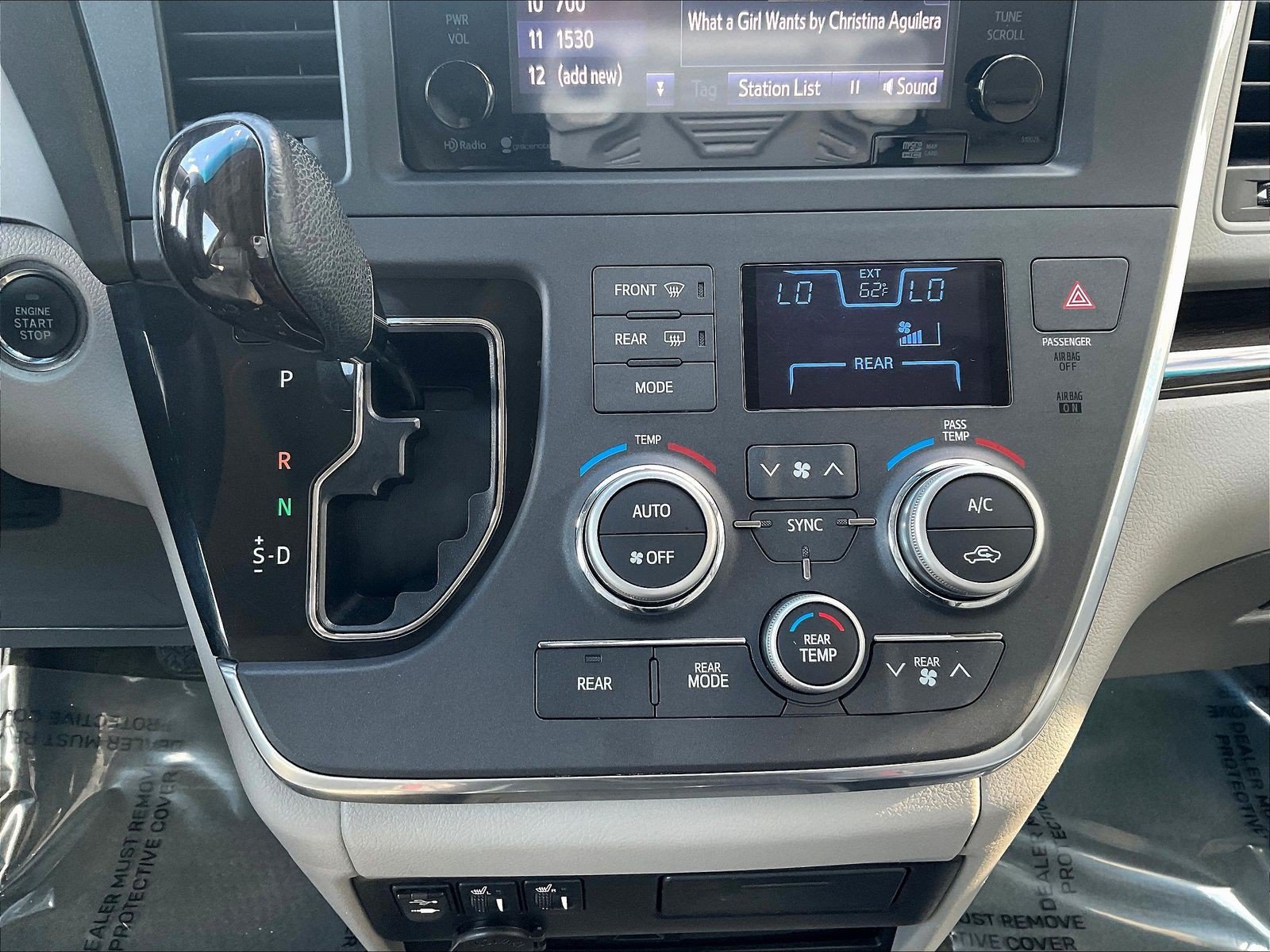 Used 2015 Toyota Sienna XLE Premium FWD image 15
