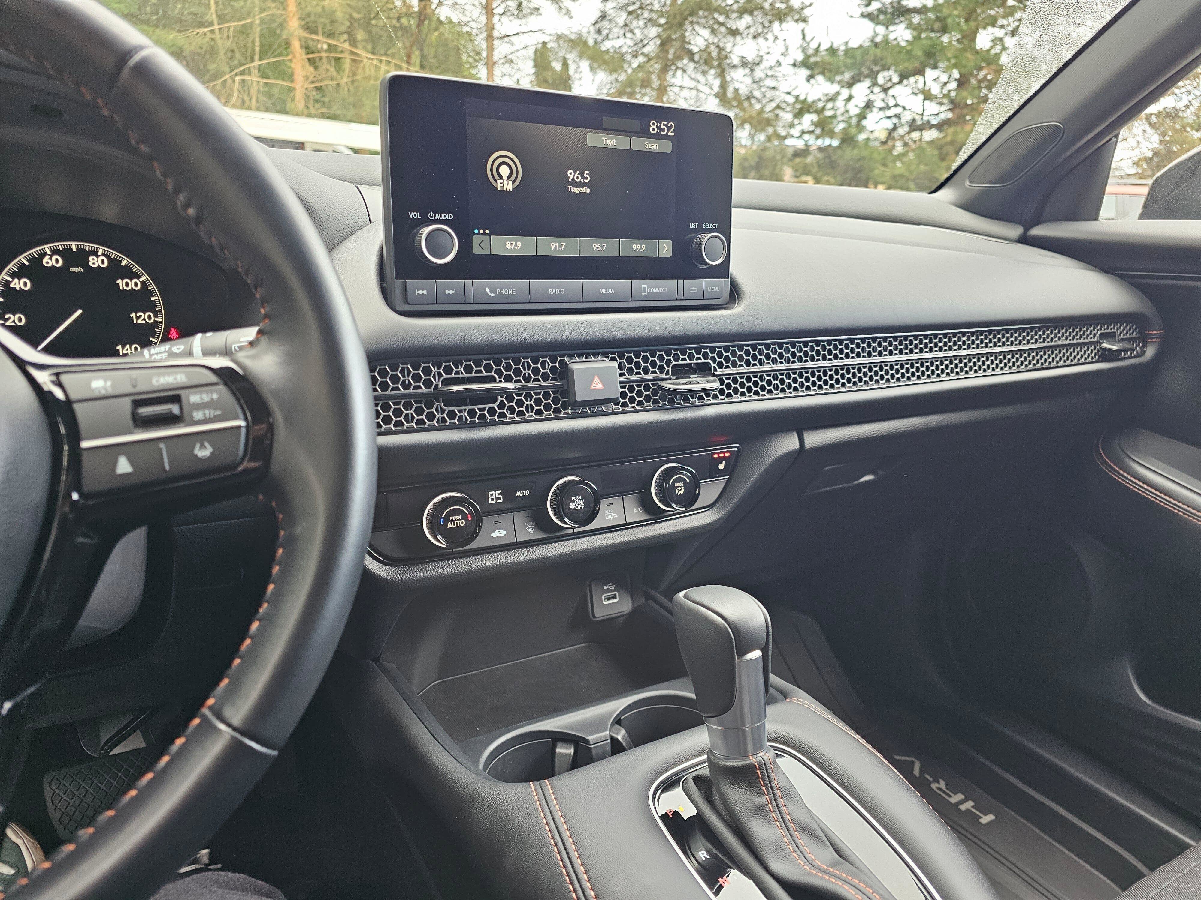 Certified 2025 Honda HR-V Sport image 27