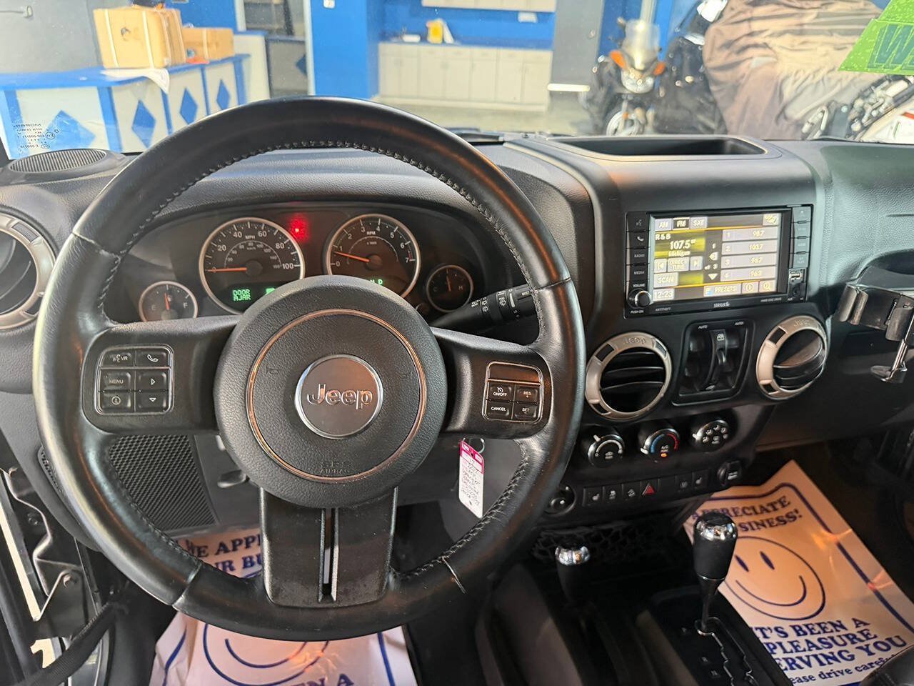 Used 2017 Jeep Wrangler Unlimited Sahara AWD/4WD image 15