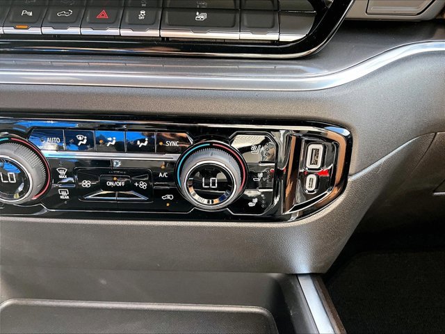 Used 2026 Chevrolet Silverado 3500 High Country w/ Technology Package AWD/4WD image 26