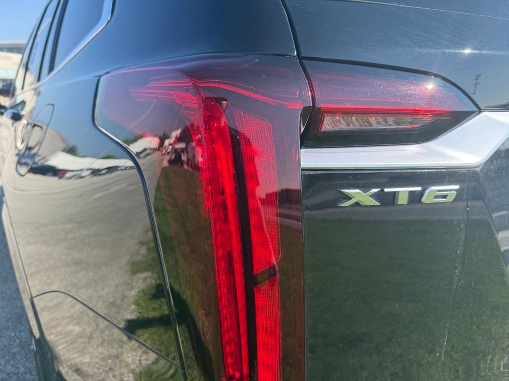 Certified 2025 Cadillac XT6 Premium Luxury w/ Technology Package AWD/4WD image 10