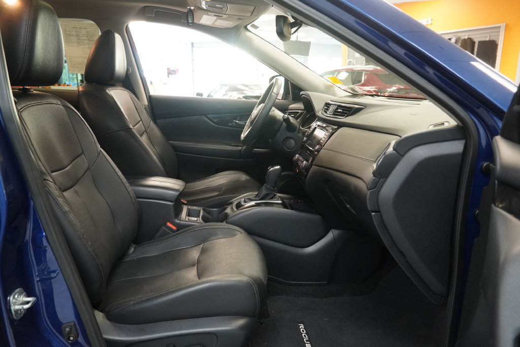 Used 2019 Nissan Rogue SL w/ Premium Package AWD/4WD image 35
