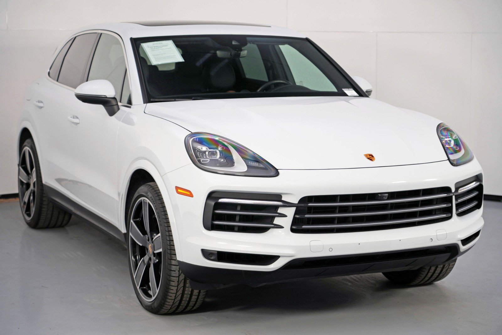 Used 2023 Porsche Cayenne Platinum Edition w/ Premium Package image 54