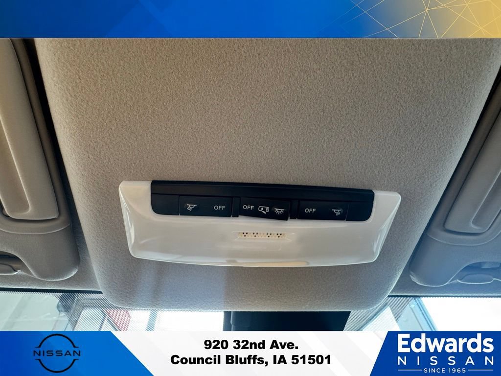 New 2025 Nissan Versa S w/ Trunk Package FWD image 31