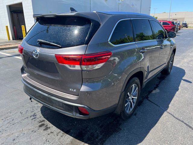 Certified 2018 Toyota Highlander XLE FWD image 4