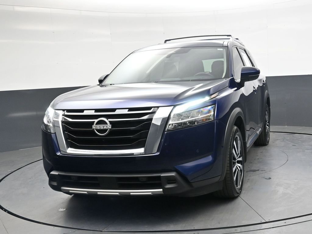 Used 2023 Nissan Pathfinder Platinum AWD/4WD image 9