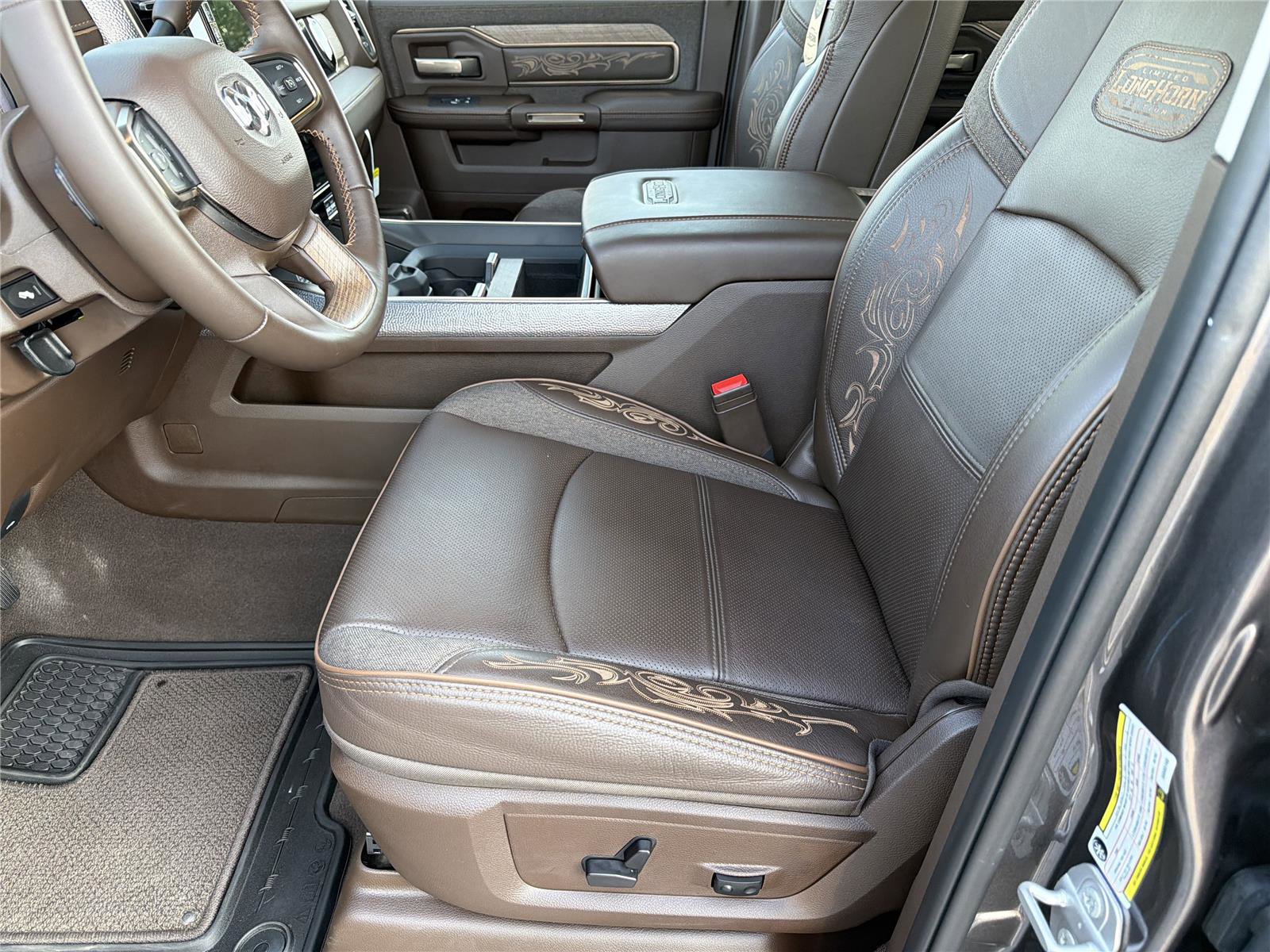Used 2025 RAM 3500 Longhorn AWD/4WD image 8