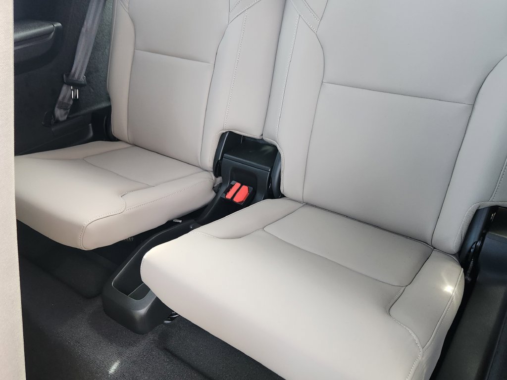 New 2026 Volvo XC90 T8 Plus w/ Protection Package Premier AWD/4WD image 18