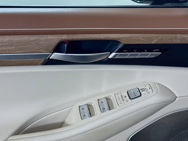 Used 2021 Genesis G90 5.0 Ultimate image 18