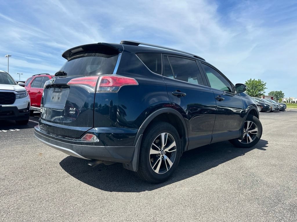 Used 2017 Toyota RAV4 XLE AWD/4WD image 11