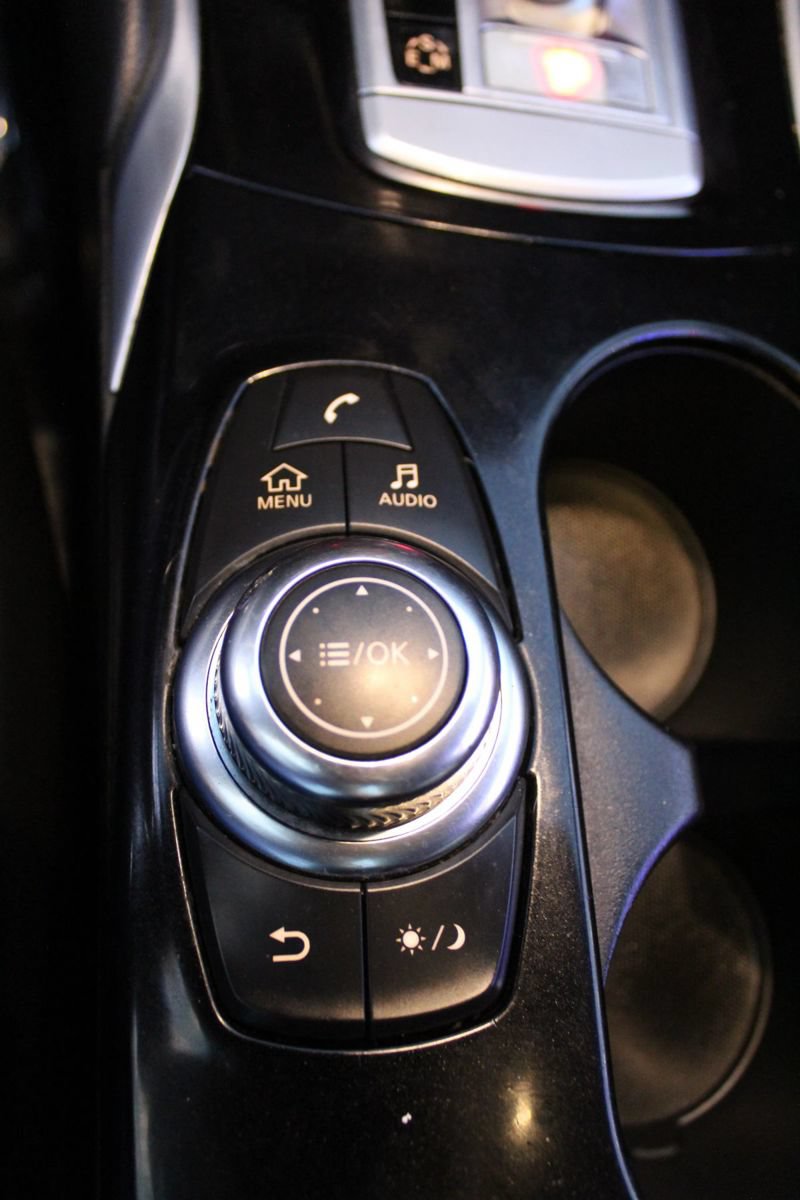 Used 2017 INFINITI QX30 Premium FWD image 24