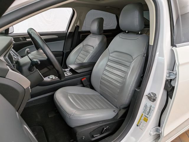 Used 2020 Ford Fusion SE image 13