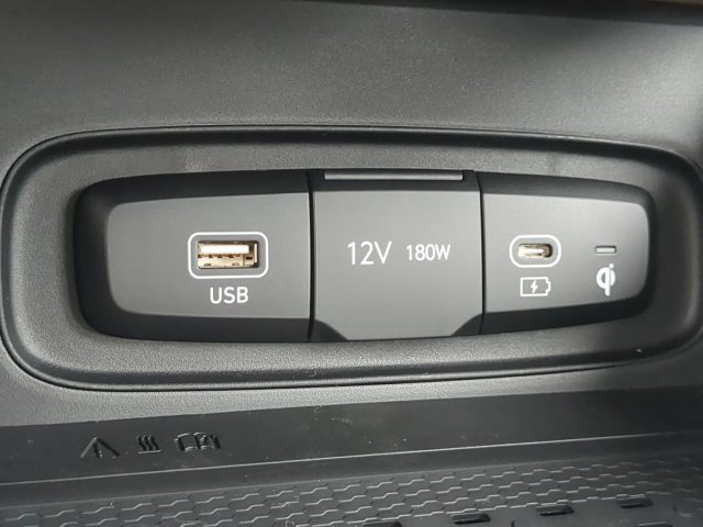 Used 2026 Hyundai Venue SEL FWD image 21