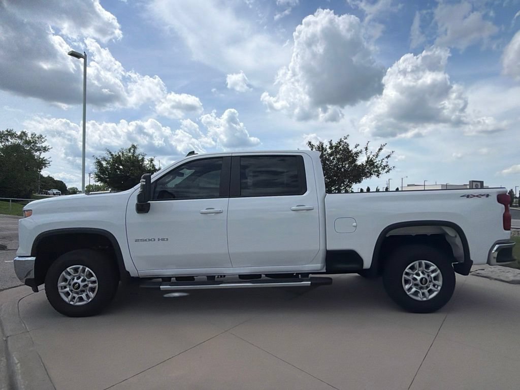 Used 2025 Chevrolet Silverado 2500 LT w/ Convenience Package AWD/4WD image 5