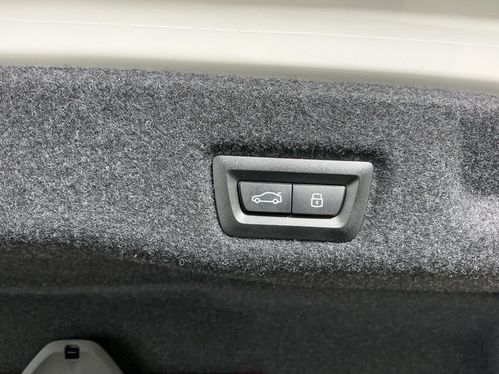 Certified 2025 BMW i5 eDrive40i image 30