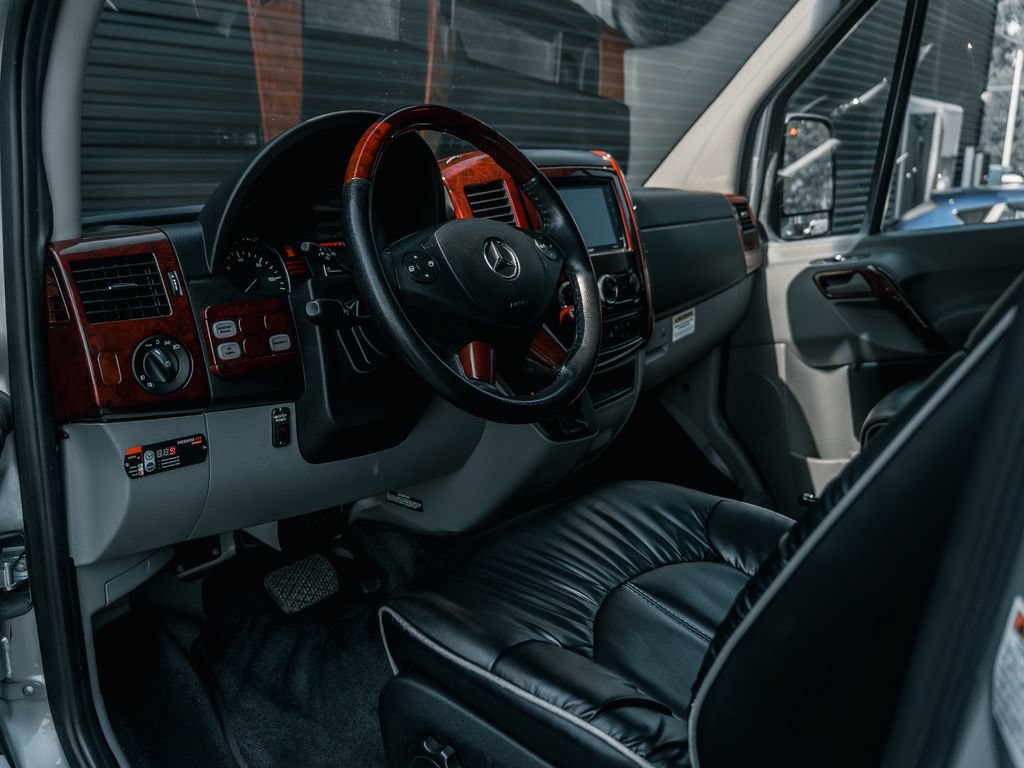 Used 2018 Mercedes-Benz Sprinter 3500 image 4