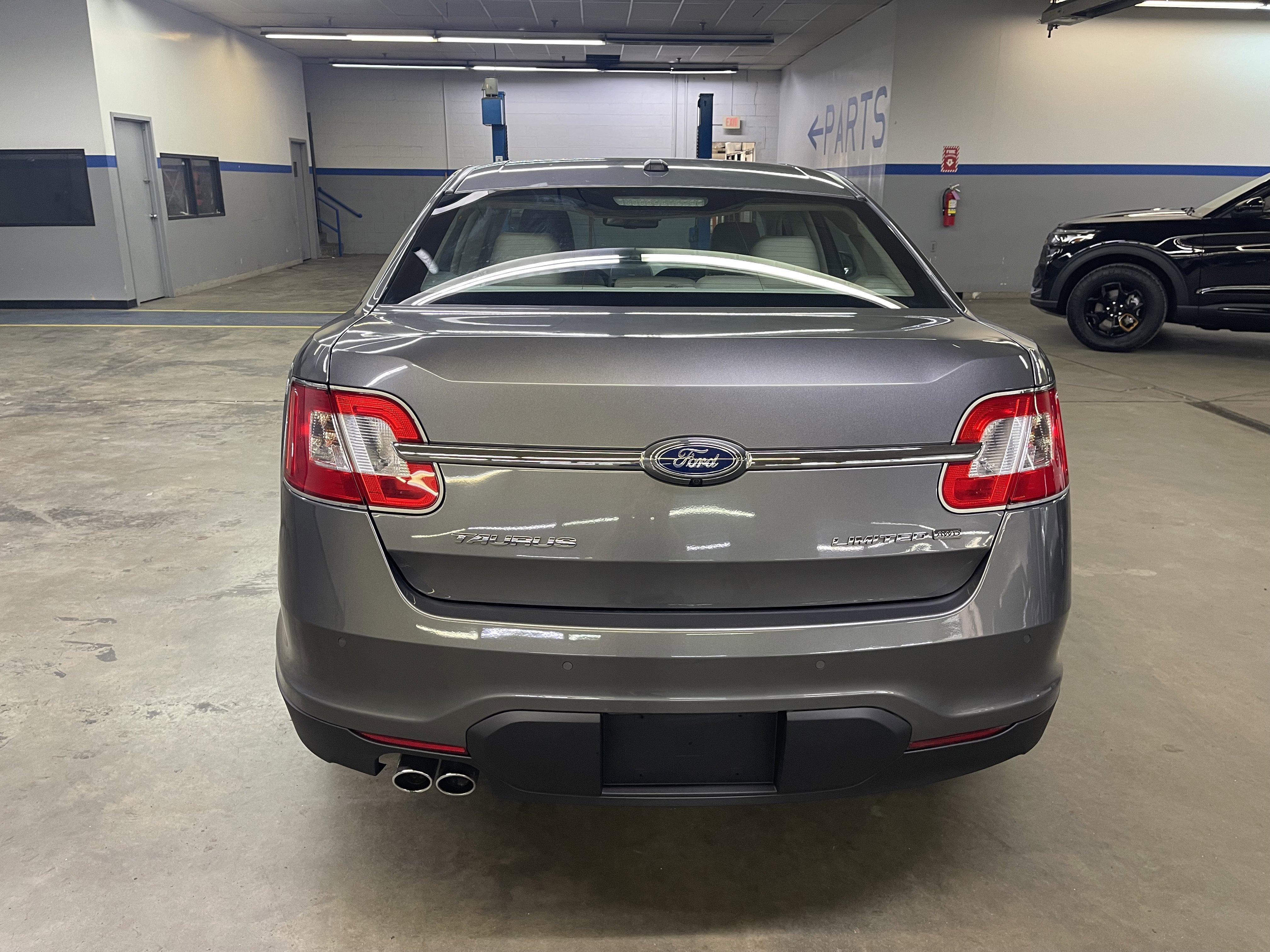 Used 2011 Ford Taurus Limited w/ 302A Rapid Spec Order Code image 6