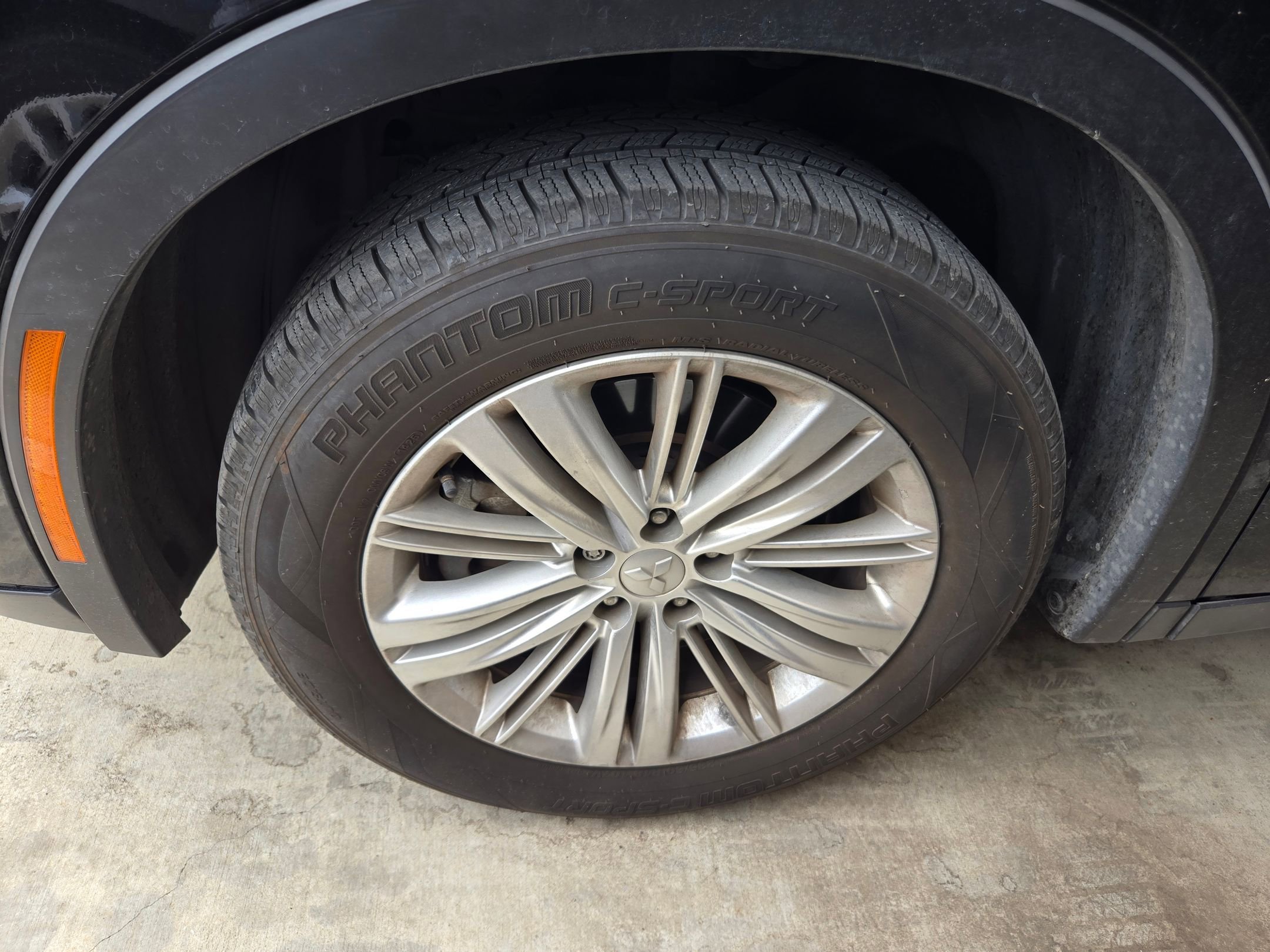 Used 2023 Mitsubishi Outlander ES FWD image 6