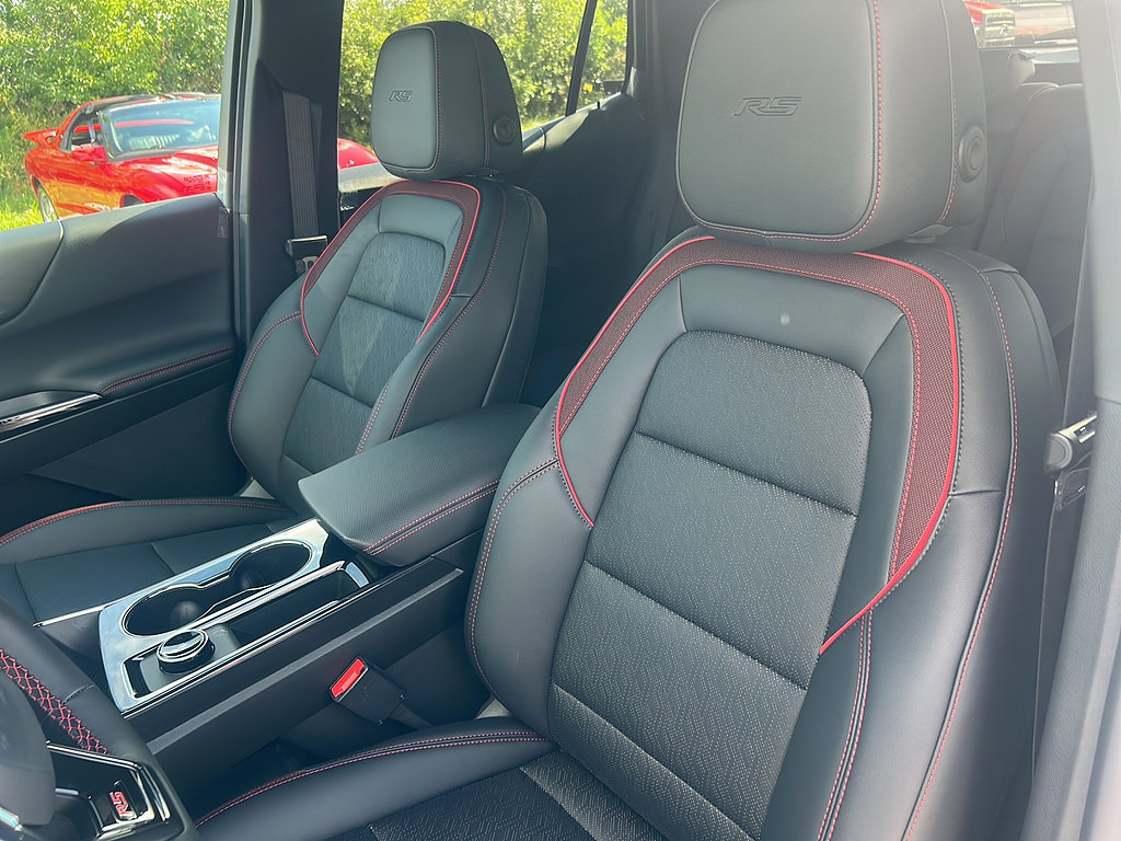 New 2027 Chevrolet Equinox RS FWD image 17
