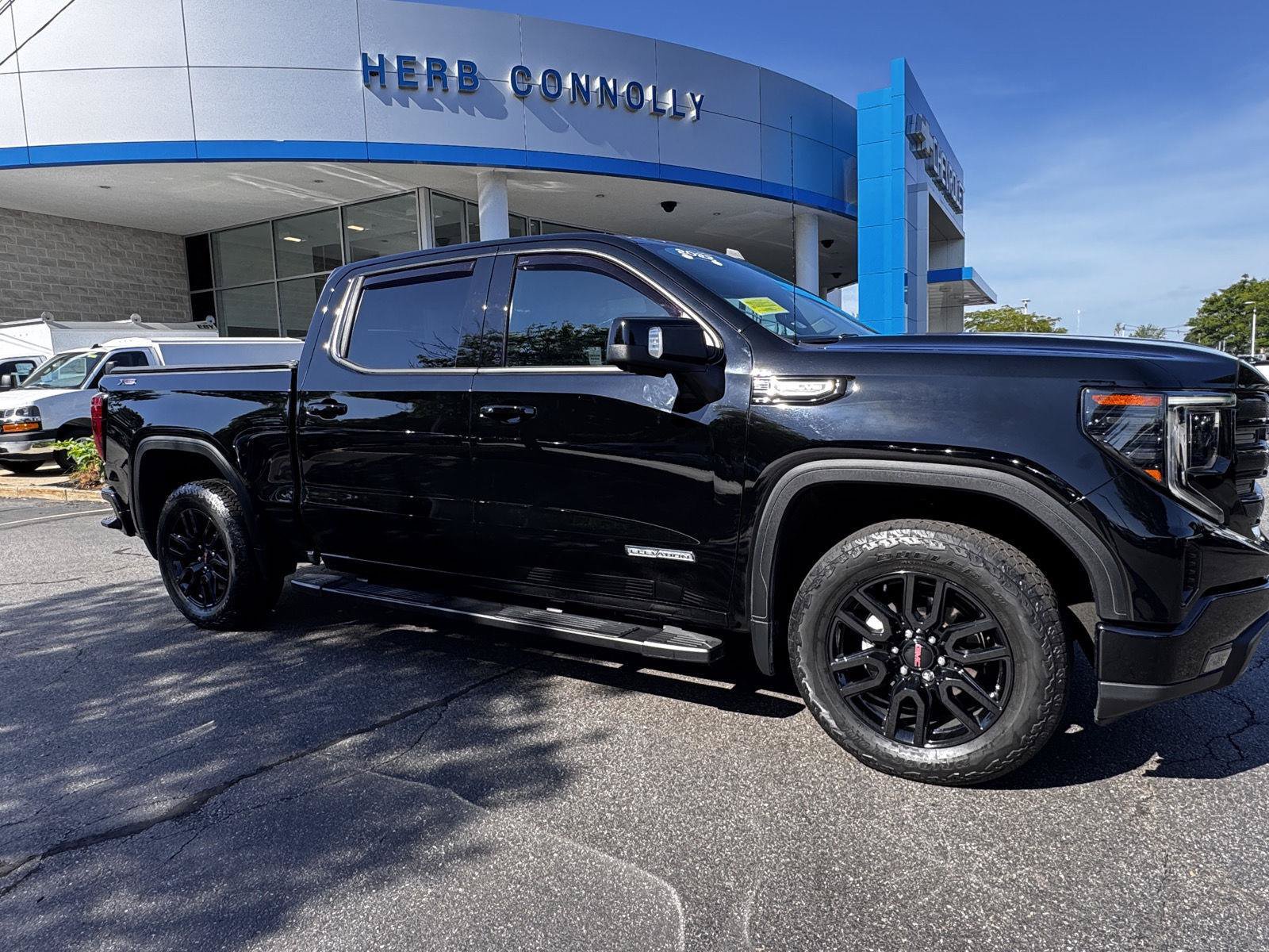 Used 2022 GMC Sierra 1500 Elevation w/ Elevation Premium Package AWD/4WD image 1