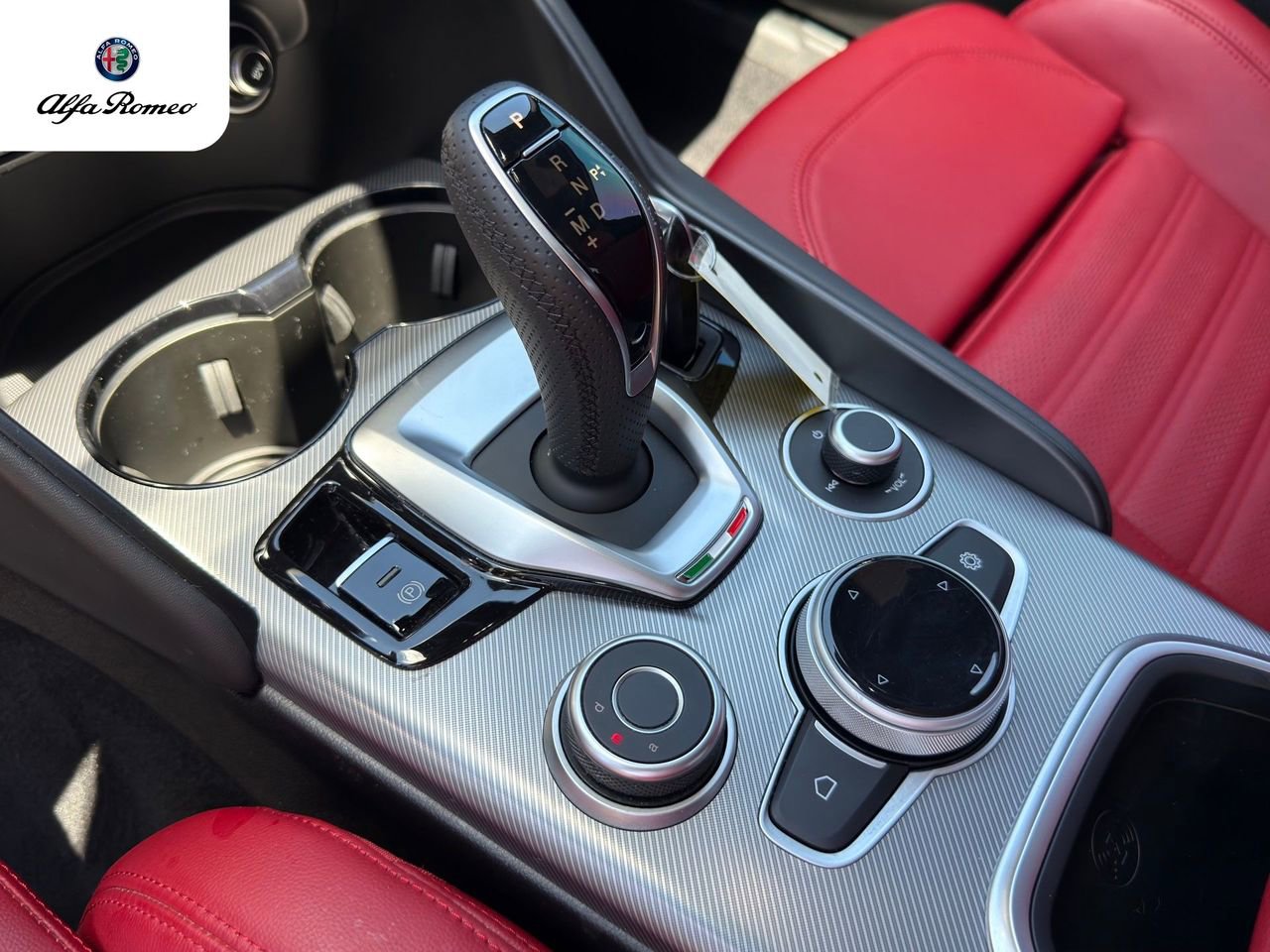 Used 2023 Alfa Romeo Giulia Veloce RWD image 17