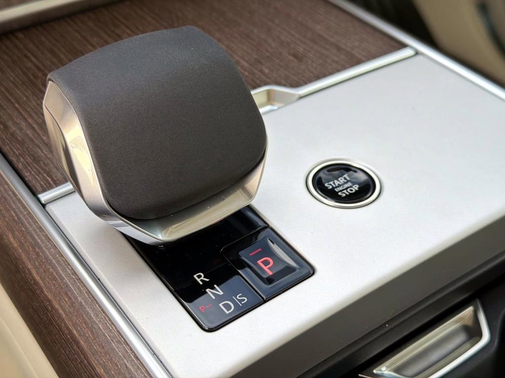New 2026 Land Rover Range Rover SE image 25