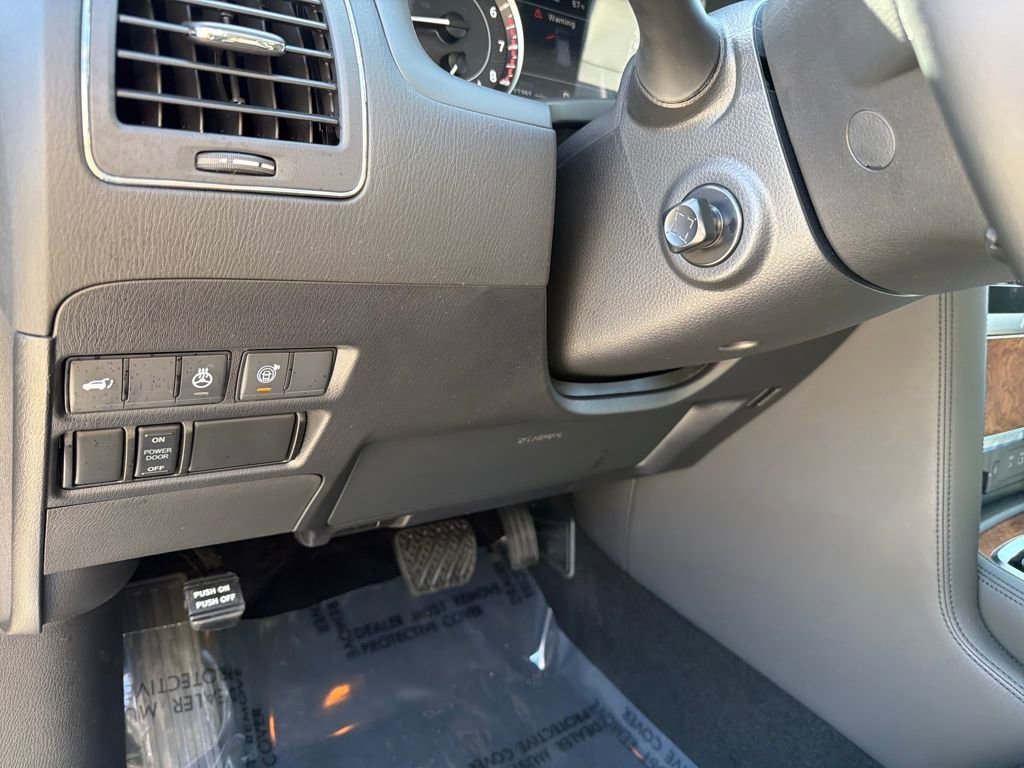 Used 2024 Nissan Armada SL w/ Captain's Chairs Package RWD image 20