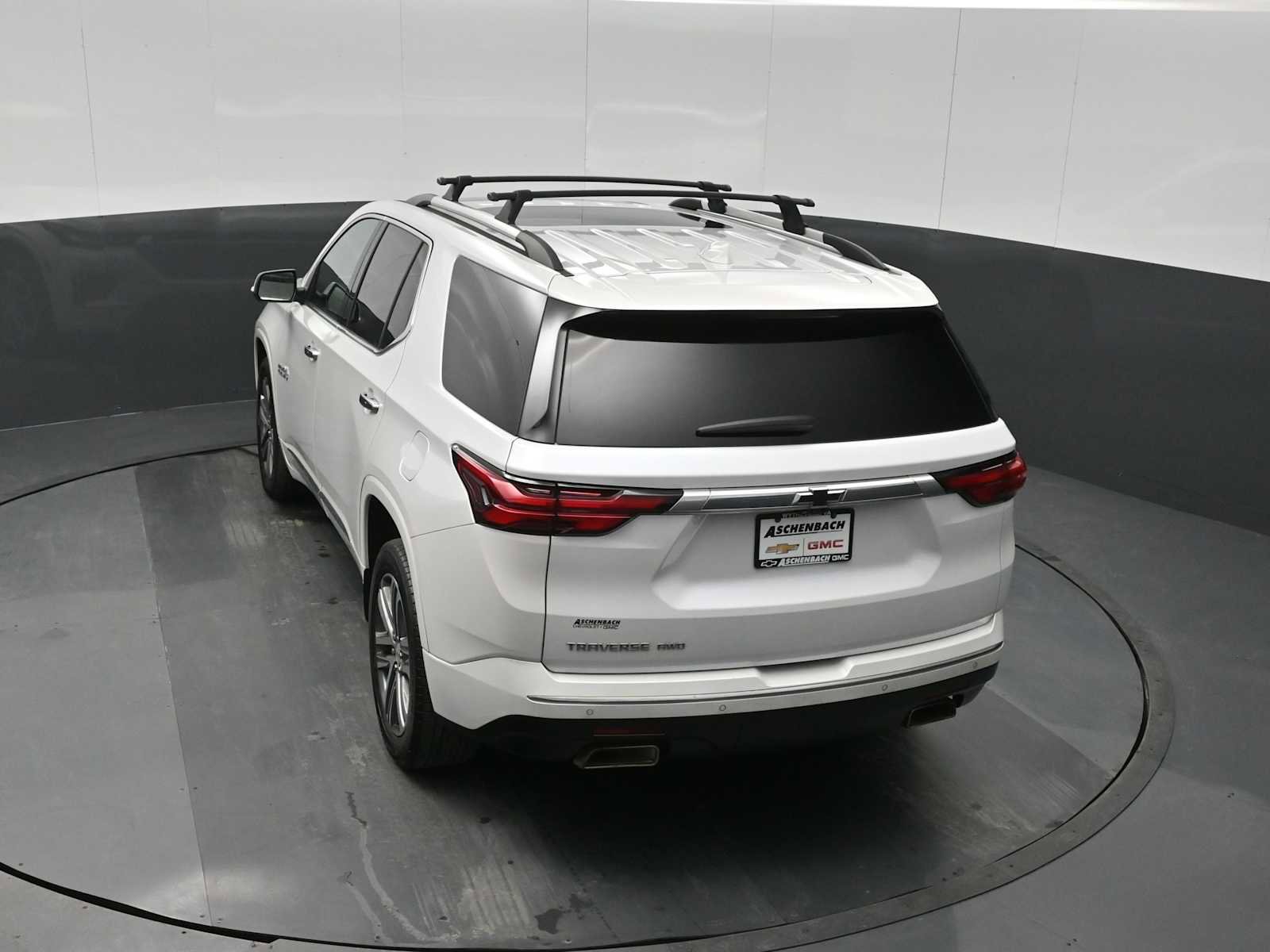 Used 2023 Chevrolet Traverse High Country image 24