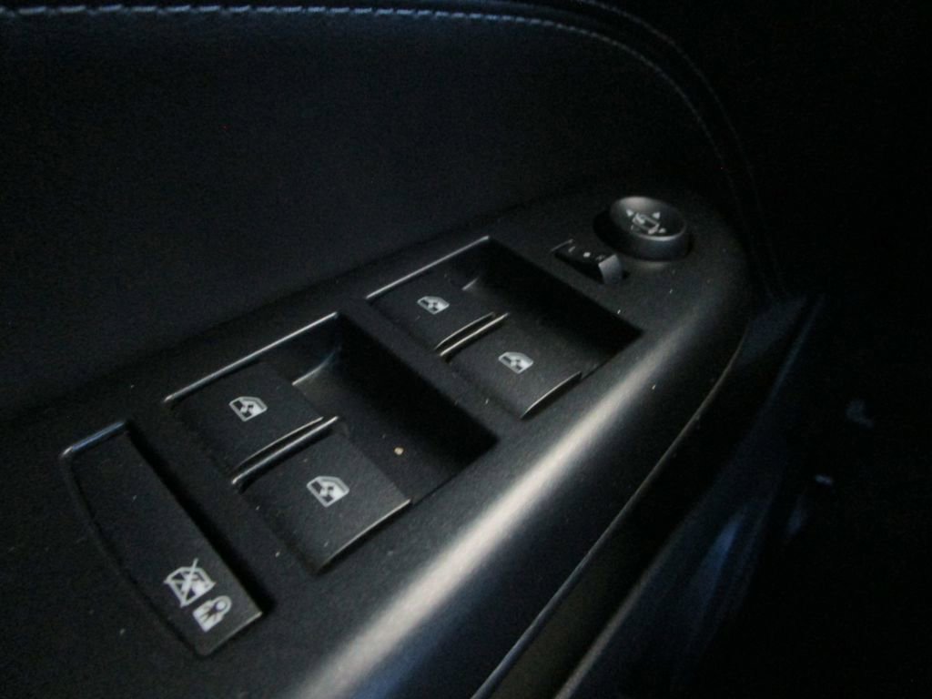 Used 2013 Cadillac SRX Luxury image 39