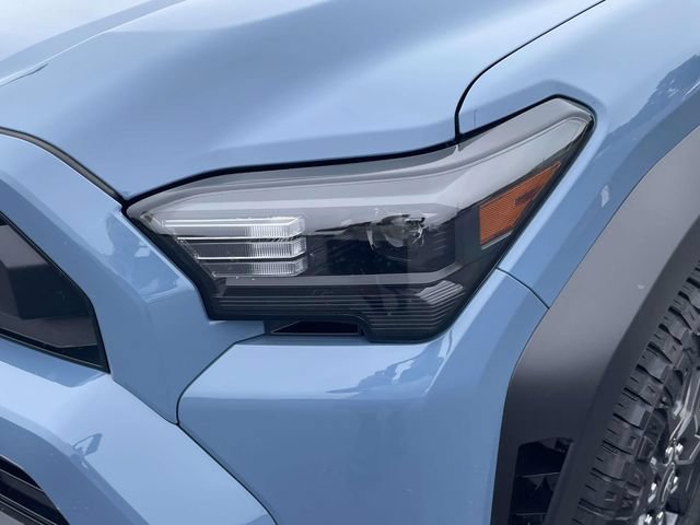 Used 2025 Toyota 4Runner SR5 AWD/4WD image 6