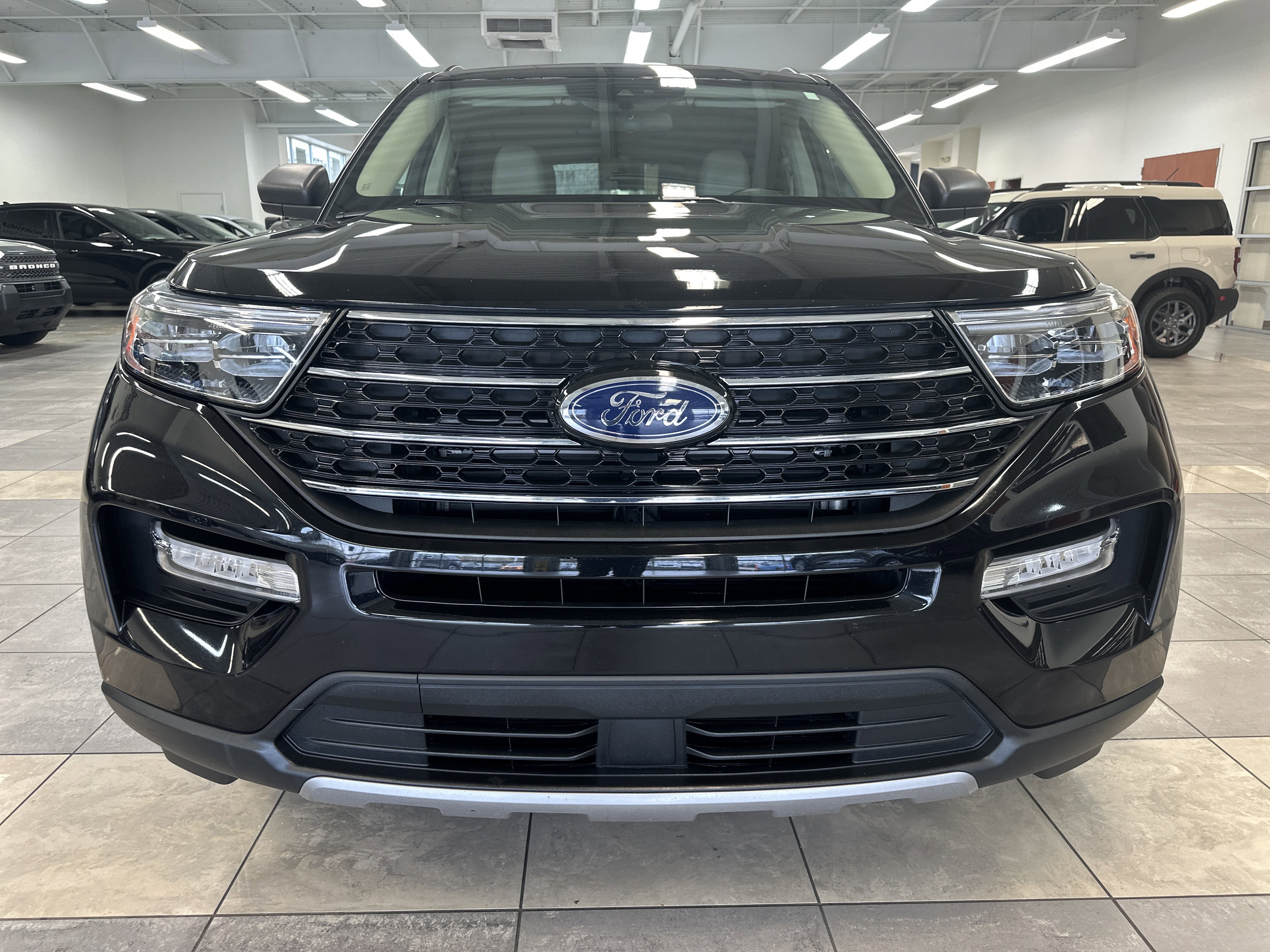 Used 2023 Ford Explorer XLT w/ Equipment Group 202A image 20