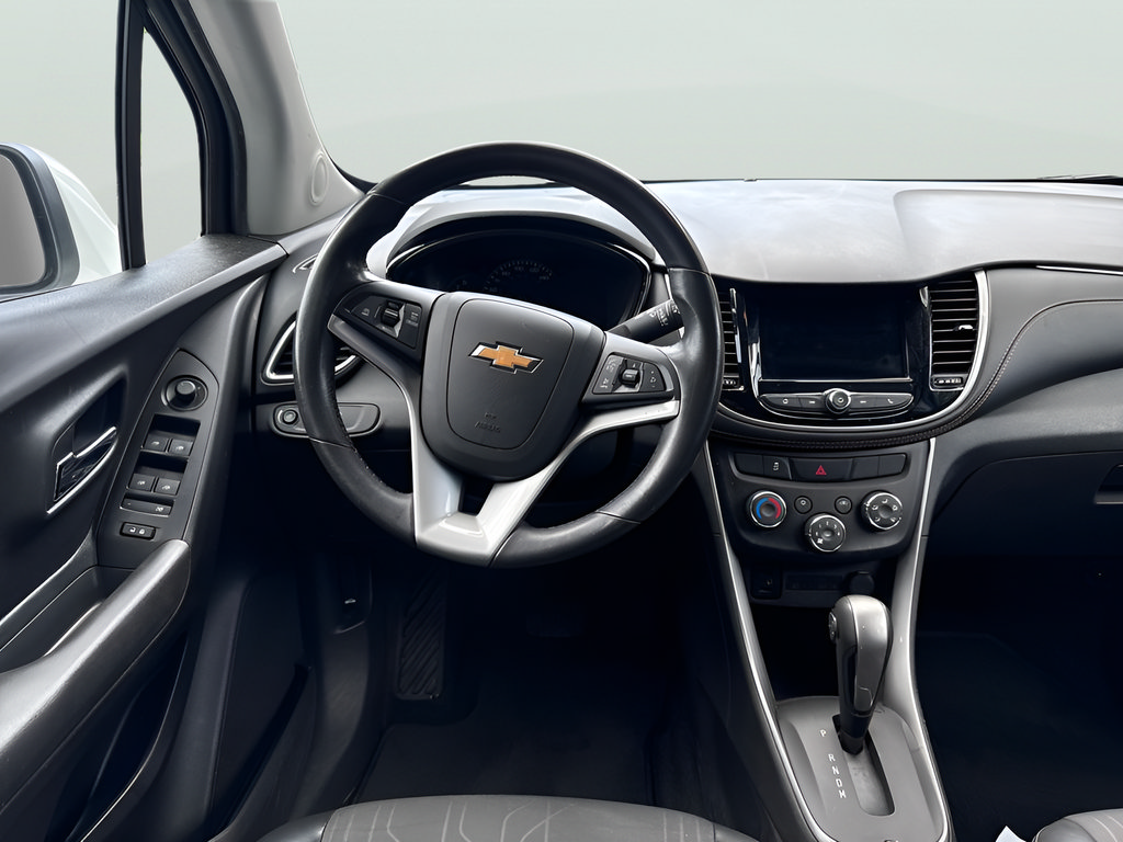 Used 2019 Chevrolet Trax LT w/ LT Convenience Package AWD/4WD image 21