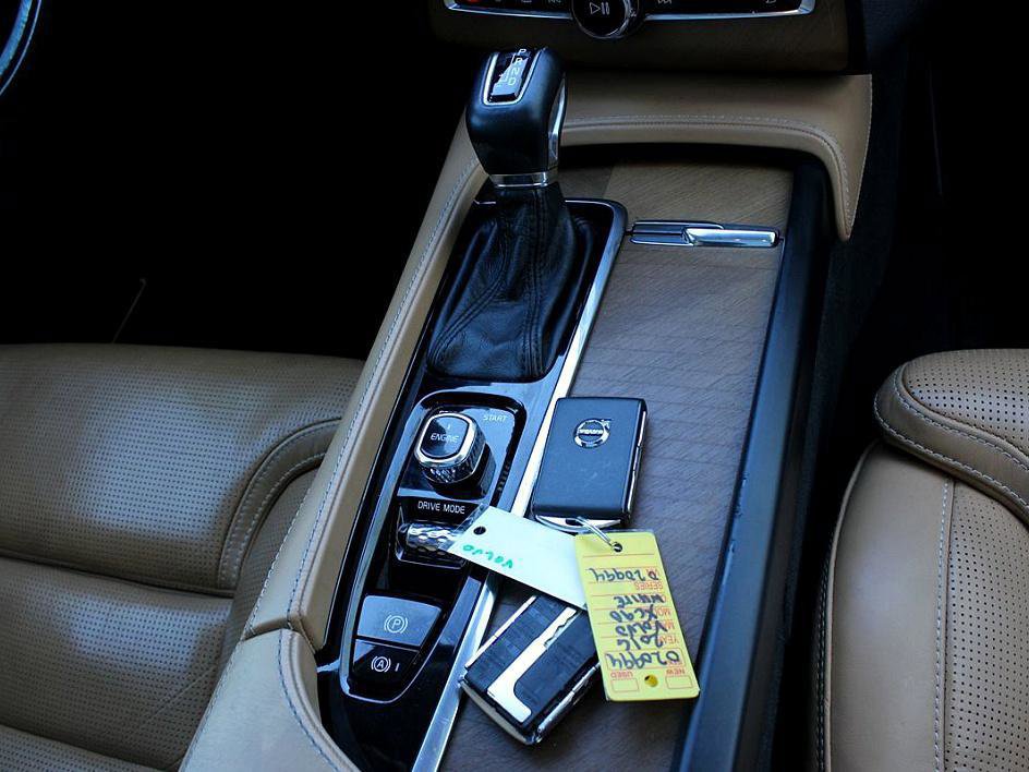 Used 2016 Volvo XC90 T6 image 20